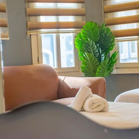 Modern 2br Flat 1min Walk To Taksim Square *