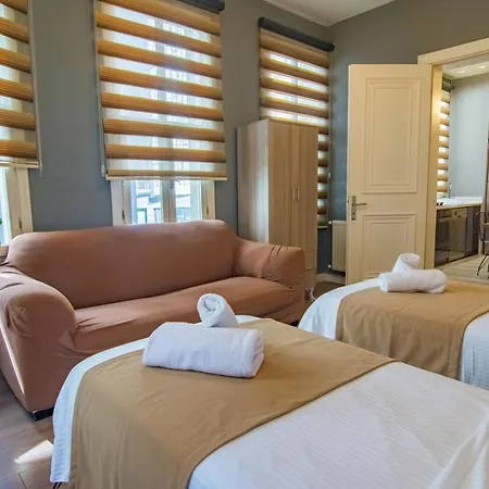 Modern 2br Flat 1min Walk To Taksim Square Estambul